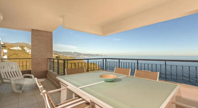 Апартаменты с 3 комнатами с видом на море Olée Nerja Holiday Rentals by Fuerte Group