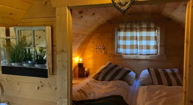 Schlaffass - Schlafen im Holzfass Thallern, Book Hotel Hotels in Vienna surrounding with Parking, Parking