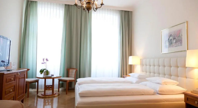 Трёхместный номер Standard Hotel Schwalbe