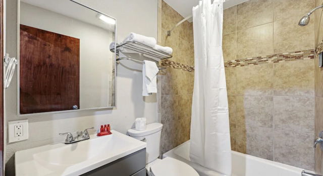Point Loma Inn And Suites