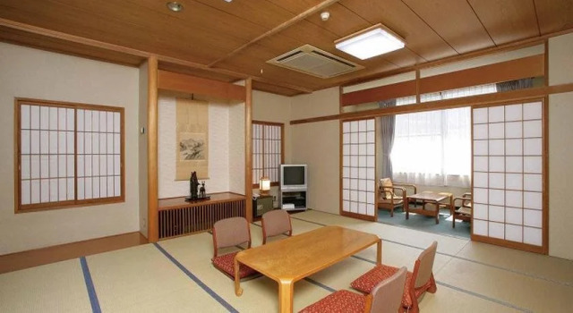 nunobikionsen komoro, Prenota Hotel Komoro Nagano