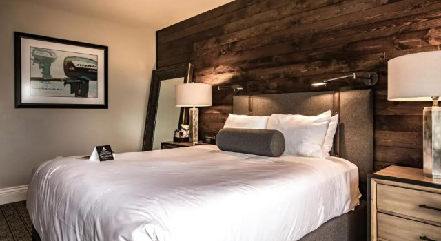 Standard Zimmer Ironworks Hotel