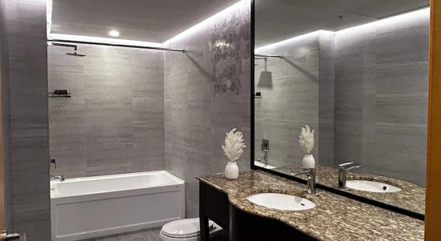 Четырёхместный люкс Deluxe Galaxy Hotel Downtown