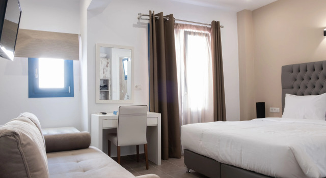Tristhenia Hotel