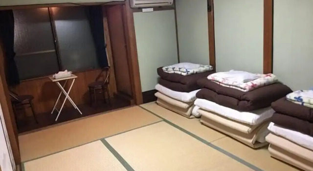 Трёхместный номер Standard с балконом Guest Inn Chita