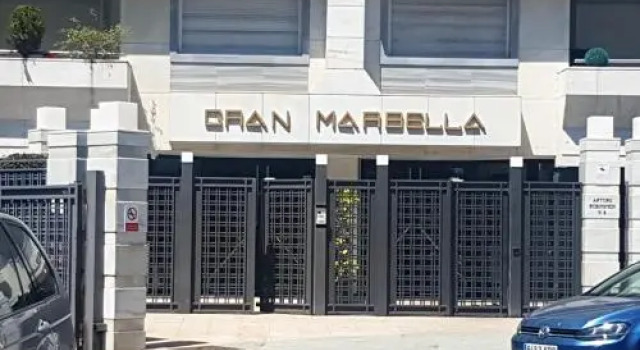 GRAN MARBELLA APARTMENTS by Coral Beach, Забронировать Апартаменты/квартира Отели Марбелья с бассейном, рядом с Пляж Фонтанилла, Бассейн