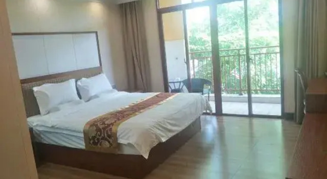 QionghaiZhongrui Inn