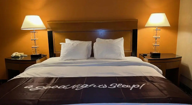 Ramada - Bradley Airport, 예약 호텔 윈저 록스 Connecticut