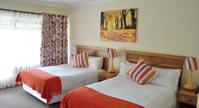 Gooderson Drakensberg Gardens and Golf & Spa Resort, Забронировать Курортный отель Отели Дракенсберг-Гардена с бассейном, Бассейн
