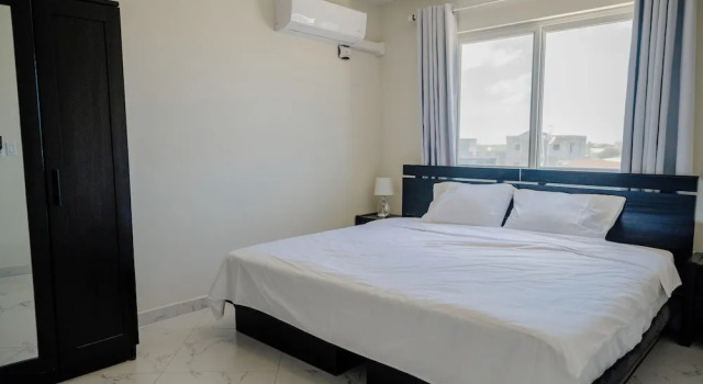 Spacious 4-bedroom Apartment 2 km From Eagle Beach - Dream Suites Aruba