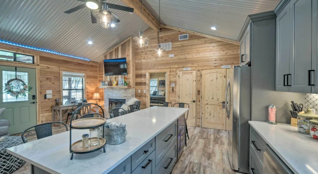 Коттедж с 2 комнатами 'lakewood Secret' Cabin ~ 4 Mi to The Lake!