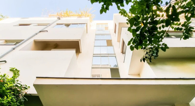 Charming 2BDR apt W Private Garden TL41