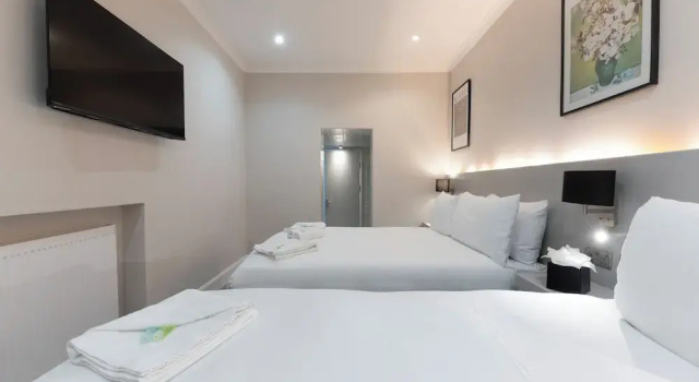 Четырёхместный номер Classic MARINA HOTEL London