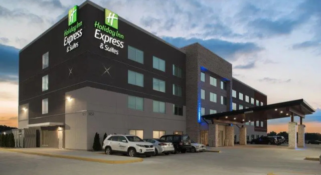 Номер Standard с 2 комнатами Holiday Inn Express & Suite Kingdom City