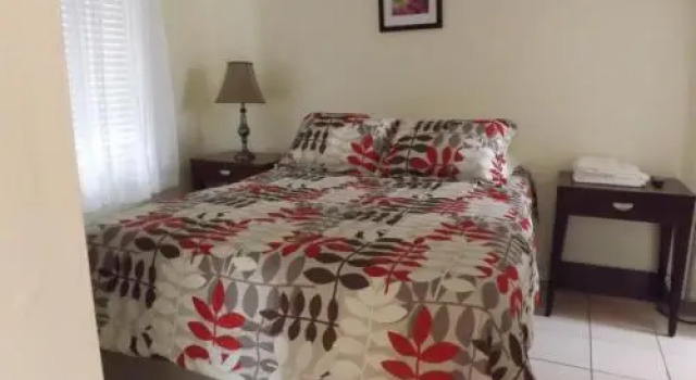 Eamon James Apartments, Забронировать Апартаменты/квартира Лейк-Уорт Palm Beach County, рядом с Palm Beach Institute of Contemporary Art
