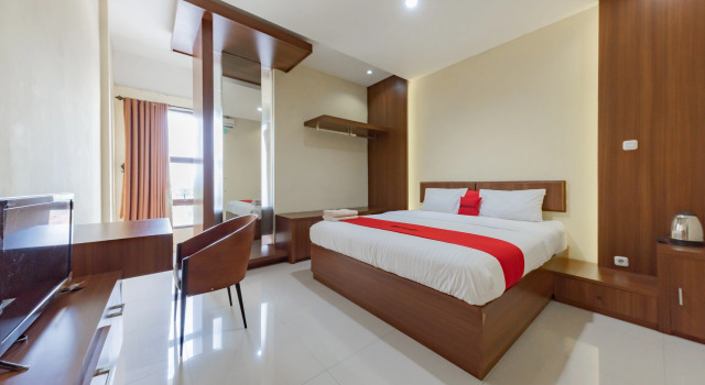 RedDoorz Syariah near Alun-Alun Pelabuhan Ratu, Book Hotel Pelabuhanratu West Java