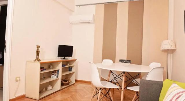 Apartment by the sea & the city