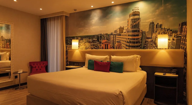 Номер Standard с видом на город Hotel Indigo Madrid - Gran Vía by IHG