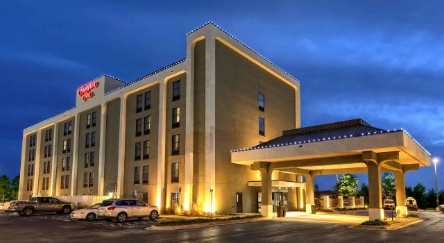 Hampton Inn Concord/Kannapolis, Забронировать Отель Конкорд Северная Каролина