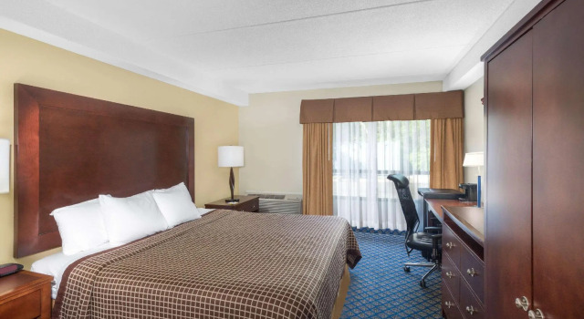 Двухместный номер Standard Days Inn by Wyndham Geneva/Finger Lakes