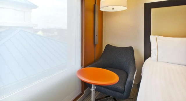 Четырёхместный люкс Holiday Inn Express & Suites Chicago-Midway Airport by IHG