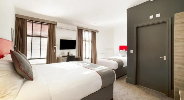 Трёхместный номер Standard The Connaught Hotel Wolverhampton