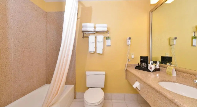 Люкс Quality Suites Midland North Loop 250
