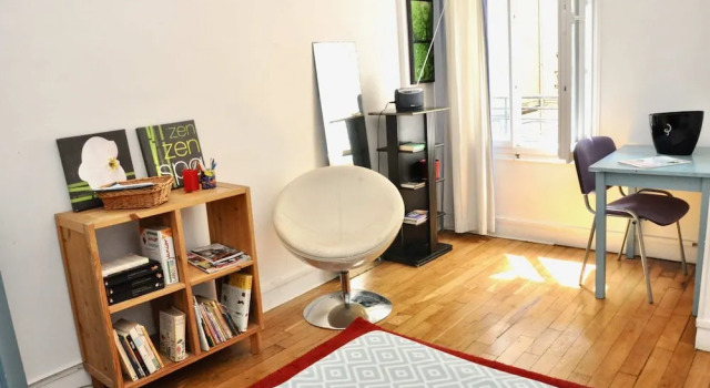 Bright Studio Near Paris