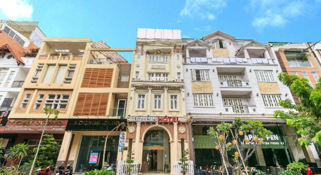 Bin Bin Hotel 3 - Near SC Vivo City D7, Забронировать Отель Tan Phong Хошимин