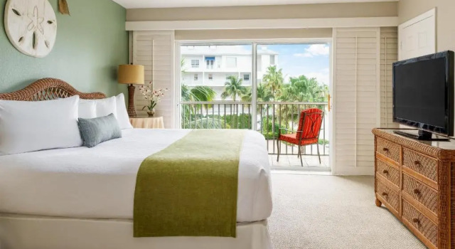Люкс с 2 комнатами Olde Marco Island Inn and Suites