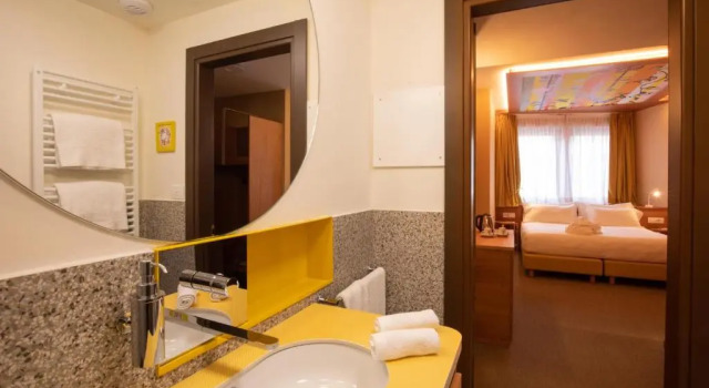 Двухместный номер Standard OMAMA Hotel