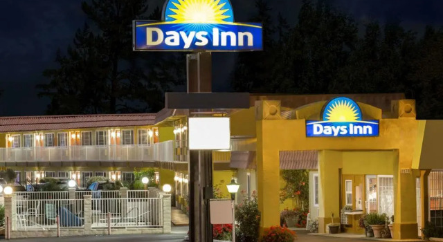 Кровать в общем номере Days Inn by Wyndham King-Winston Salem Area