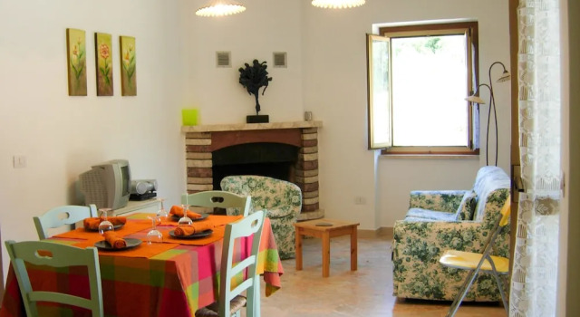 Casa l'Arcobaleno, Varaa Hotelli Montecchio Umbria