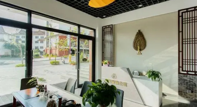 Jishu Holiday Apartment (Menghai Mengbala Store), Rezerwuj Apartament Hotele w Menghai z basenem, Basen