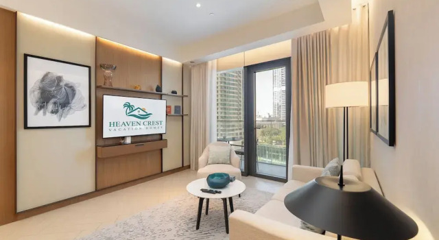 Двухместные апартаменты Deluxe с балконом и с видом на город Address Residences Dubai Opera - Burj Khalifa City Views 1, 2, & 3-Bedroom Apartment 1 minute walk to Burj Khalifa, Dubai Mall, Dubai Fountain by Heaven Crest