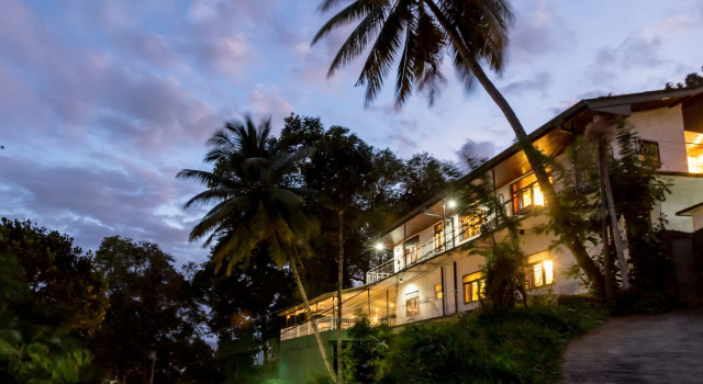Tamarind Tree Inn., Забронировать Отель Отели Канди с парковкой, рядом с Железнодорожный вокзал Канди, Парковка