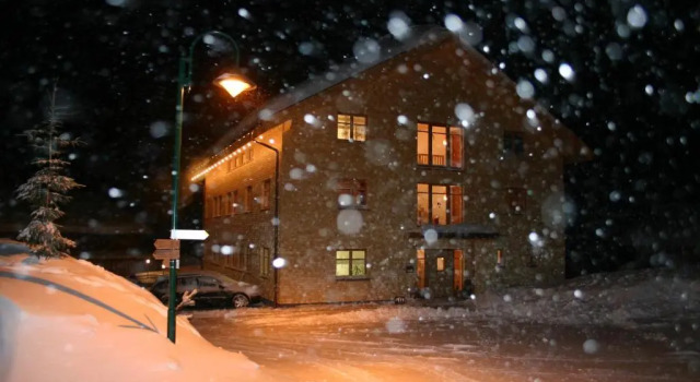 Haus Rose, Rezerwuj Apartament Hotele w Bregenzerwald z parkingiem, Parking