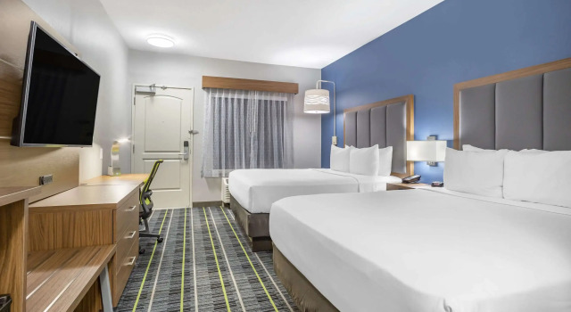 Четырёхместный номер Standard Quality Inn & Suites Livermore Wine Country