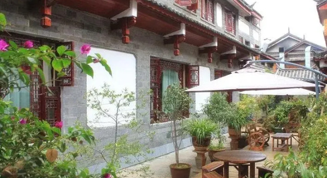 Azeroth Light and Luxury Inn, Забронировать Отель Лицзян Юньнань, рядом с Улица Сквер-стрит Древнего города Даянь