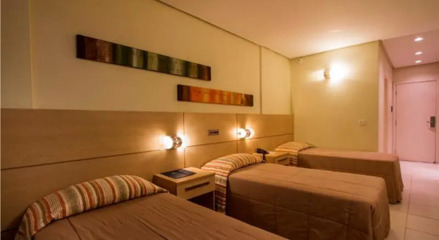 Трёхместный номер Superior Hotel Porto Sol Ingleses