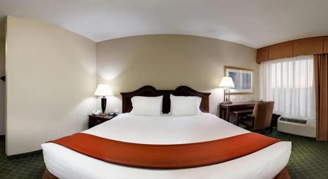 Номер Standard Holiday Inn Express Hotel & Suites Cape Girardeau I-55 by IHG