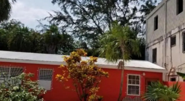 Canuck Cottage Two Bedroom House, Rezervați Casă de vacanță Vile în Belize Islands, Vilă