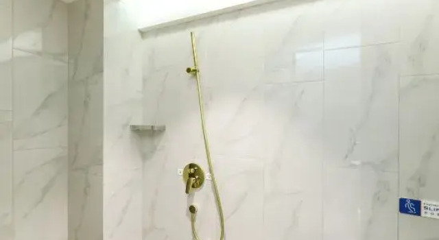 Семейный люкс Kuanrong Suites Hotel (Liangjiang love sea shopping park)