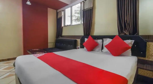 Hotel Golden Palace by OYO Rooms, Book Hotel Sakchi 