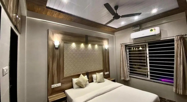 Mount cottage supreme, Varaa Lomakoti Hotellit New Delhi uima-altaalla, Uima-allas