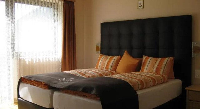 Hotel Pizzeria Selva, Book Hotel Zernez 