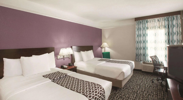 Четырёхместный номер Standard La Quinta by Wyndham Mansfield TX