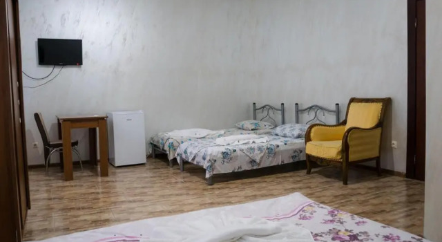 Четырёхместный номер Standard Sunrise Hotel