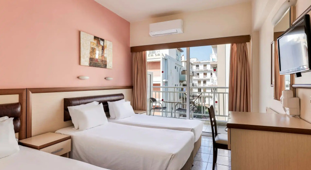 Трёхместный номер Standard Pearl Hotel