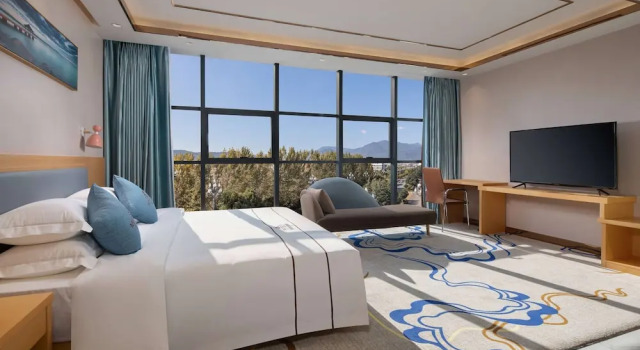 Номер Comfort Microtel by Wyndham Lijiang